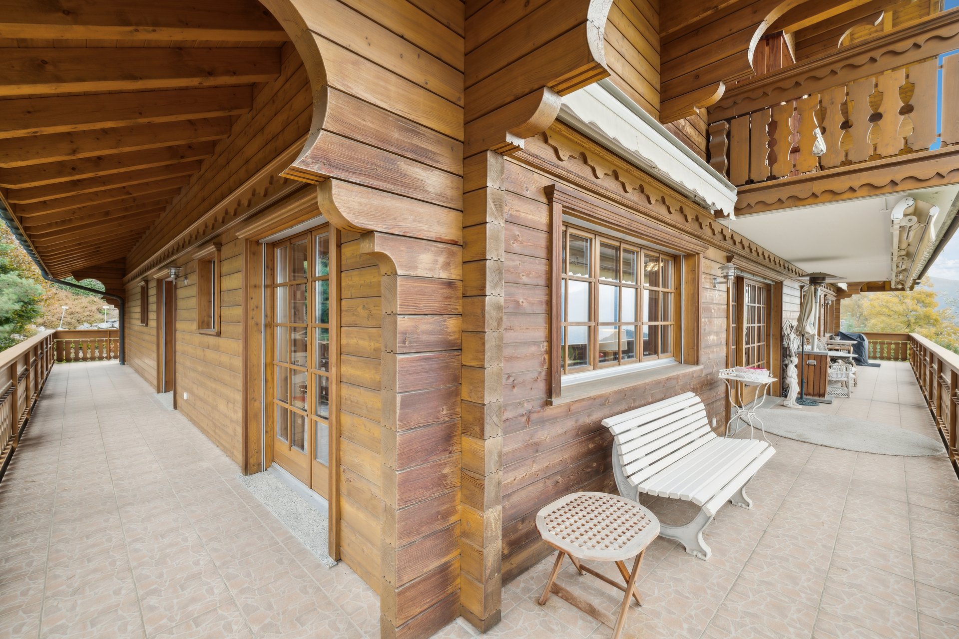 Splendide écrin panoramique à Crans : 260 m² de luxe suspendu aux Alpes