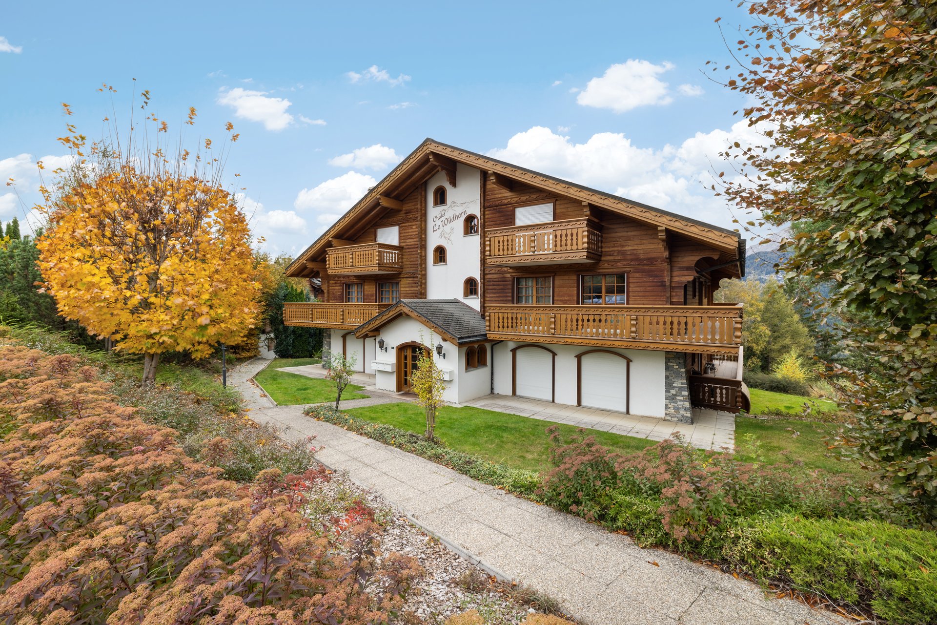 Splendide écrin panoramique à Crans : 260 m² de luxe suspendu aux Alpes