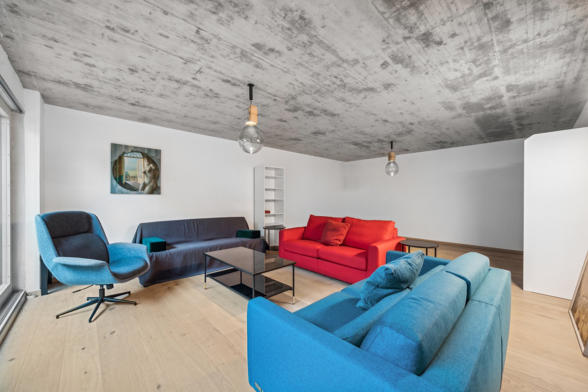 Propriété à l’architecture moderne située dans quartier prisé, vue magnifique!