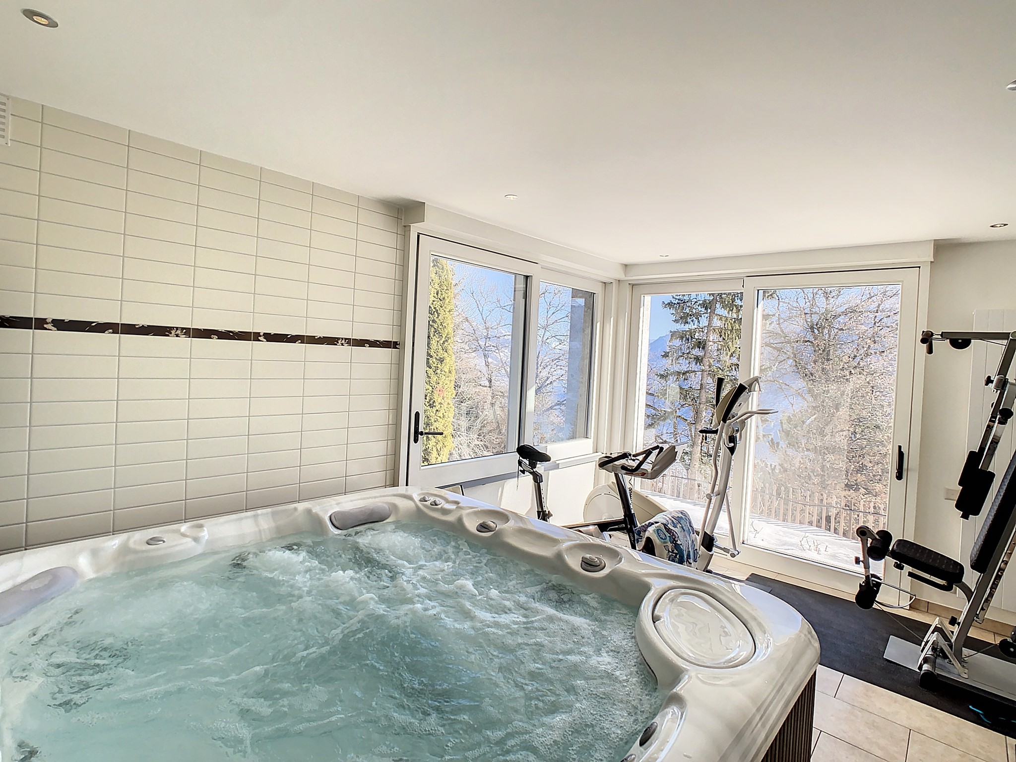 Découvrez le sommet du luxe à Crans-Montana