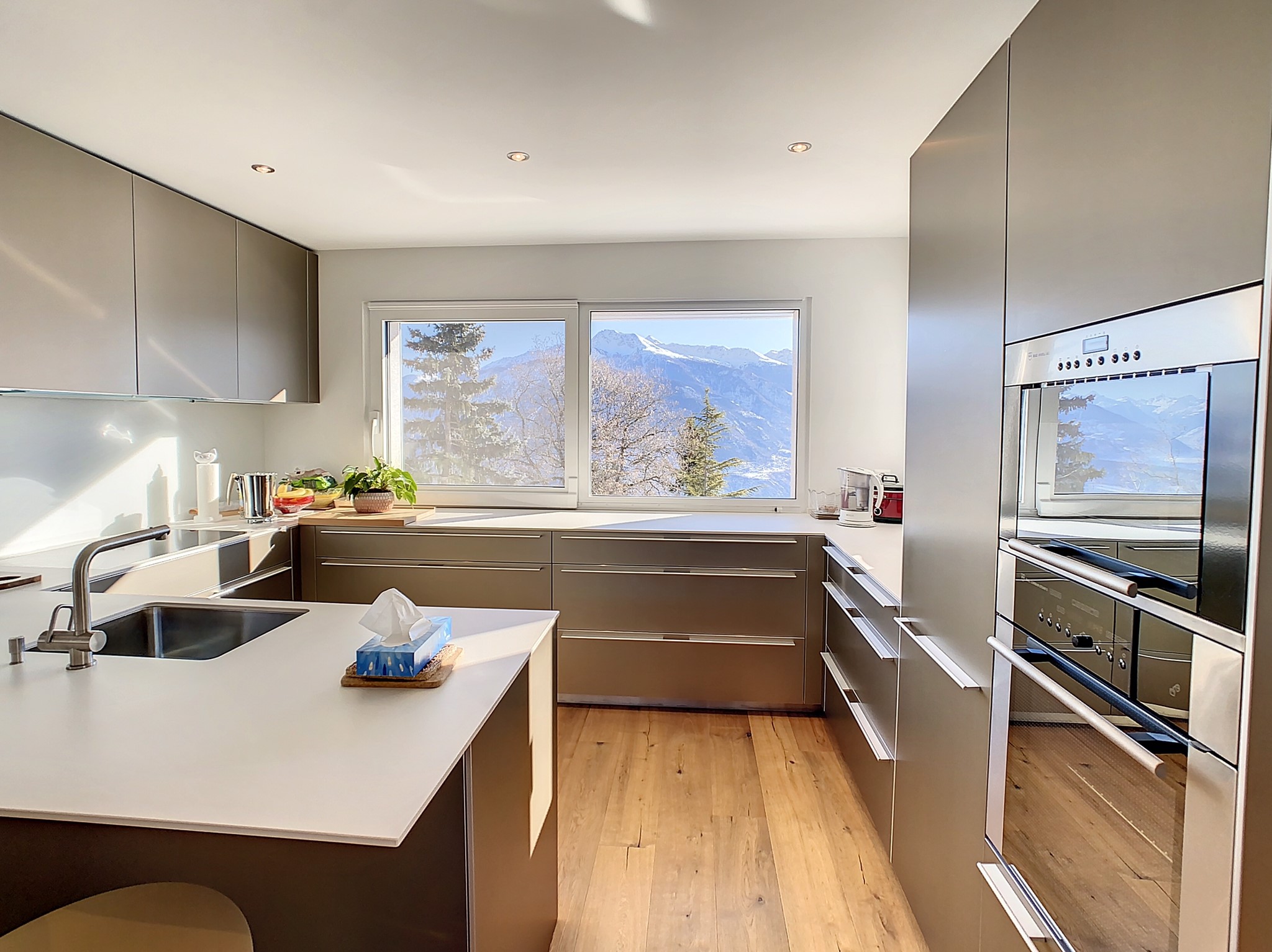 Découvrez le sommet du luxe à Crans-Montana