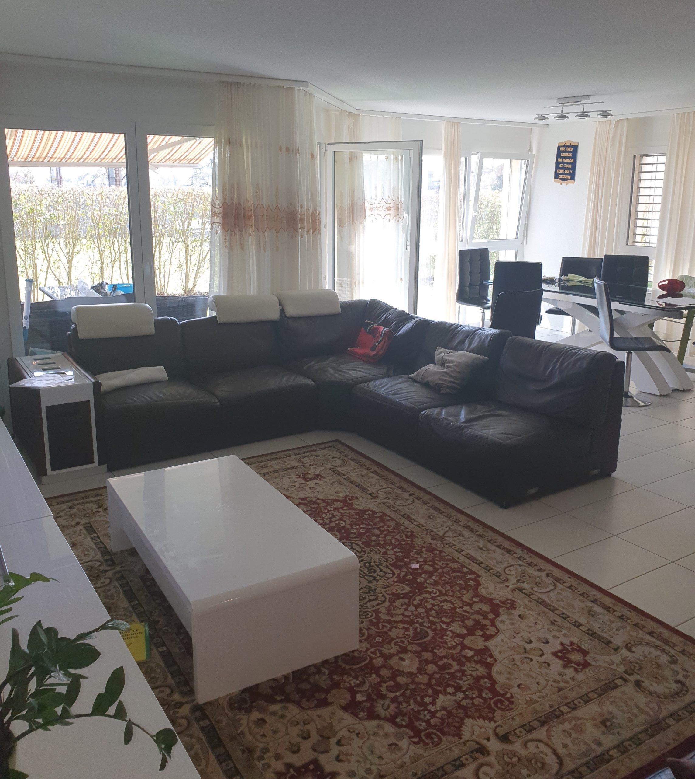 salon-salle_a_manger_selambe_2024-12-11-102152